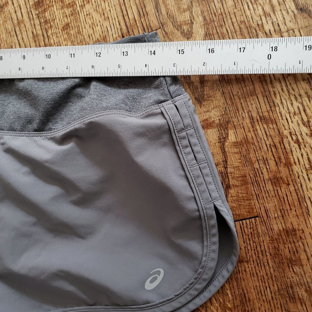 ASICS Shorts - Picture 3 of 9